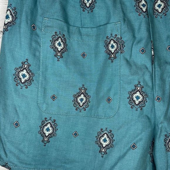 LOFT Women’s Blue Mandala Jewel Printed Shorts Drawstring size Medium - Picture 5 of 7